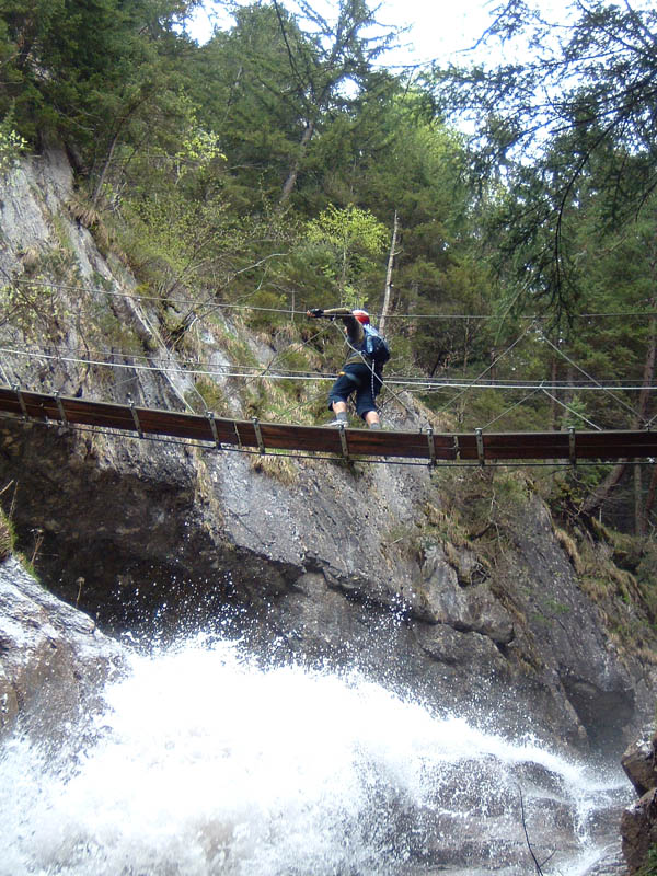 La passerelle des Grandes Cascades